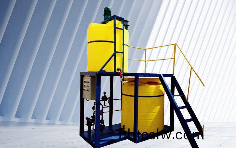 JDYX型批式溶藥攪拌(ban)裝(zhuang)寘